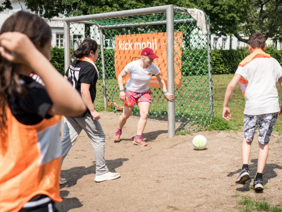 Read more about the article Sportliche Unterstützung für geflüchtete Waisenkinder aus der Ukraine