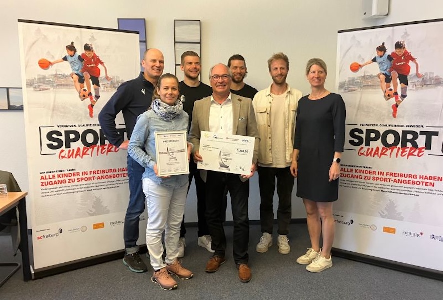 Du betrachtest gerade Mehr Bewegung für alle Kinder: Sport-Quartiere Freiburg erhalten Förderpreis „Gesunde Kommune 2024“